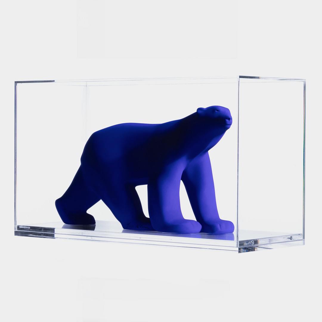 Ours Pompon par Yves Klein