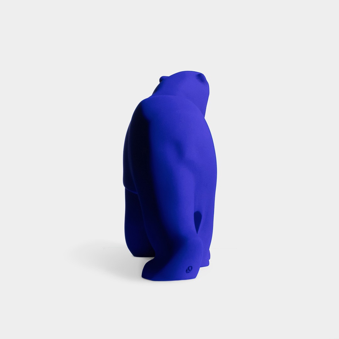 Ours Pompon par Yves Klein